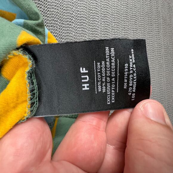 HUF Worldwide Striped T-Shirt Medium Green Yellow Blue Streetwear Skate - Picture 7 of 8